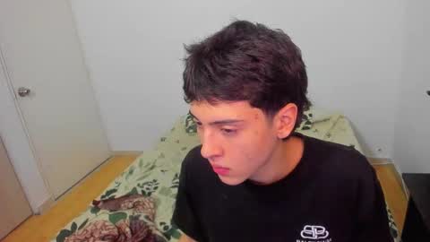 picaszomilos350 online show from March 20, 2026, 11:15 am