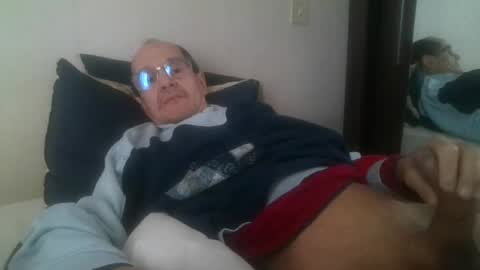 Snapshot of pichoun71 chatting on January 31, 2025, 11:13 am pichoun71 online show from January 31, 2025, 11:13 am