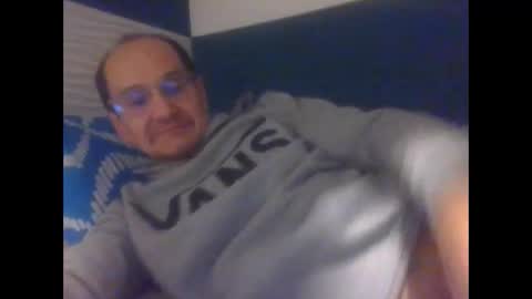 Snapshot of pichoun71 chatting on February 17, 2025, 6:26 pm pichoun71 online show from February 17, 2025, 6:26 pm