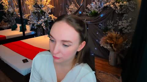 Emelie online show from February 5, 2025, 7:53 pm