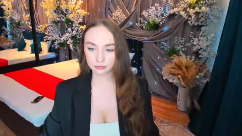 Emelie online show from February 9, 2025, 10:20 am