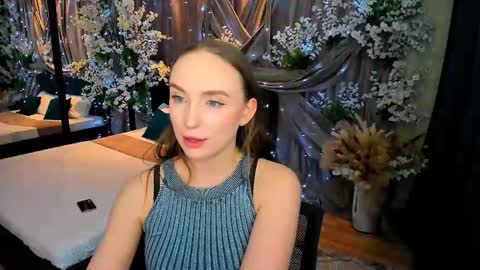 Emelie online show from March 7, 2025, 10:32 pm