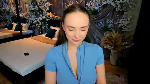 Emelie online show from March 9, 2025, 4:33 pm