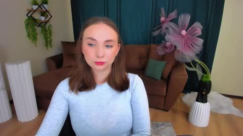 Emelie online show from December 2, 2025, 10:20 am