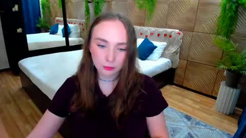 Emelie online show from May 14, 2026, 4:19 am