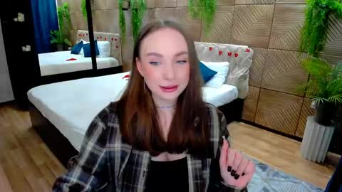 Emelie online show from June 8, 2026, 10:04 am