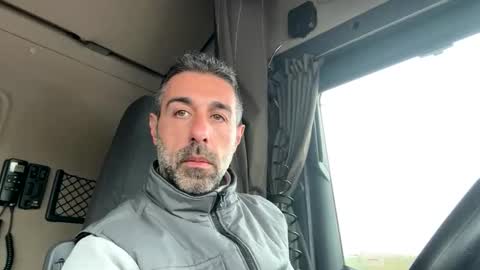 pierotu online show from April 1, 2026, 1:01 pm