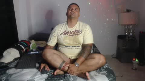 pikoro_gomez online show from December 6, 2024, 5:09 am