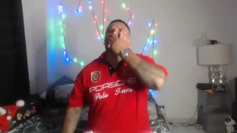 pikoro_gomez online show from December 24, 2024, 1:38 am