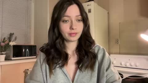 Trisha     online show from November 17, 2025, 2:56 pm