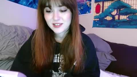 PilloGoddess online show from March 3, 2025, 7:54 am