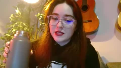 PilloGoddess online show from November 9, 2025, 6:01 am
