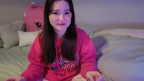 PilloGoddess online show from June 1, 2026, 9:22 am