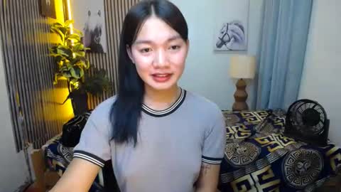 Shenna online show from September 12, 2025, 1:38 am