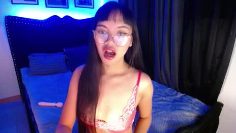 Snapshot of pinay_slutx chatting on October 9, 2025, 12:03 pm dee online show from October 9, 2025, 12:03 pm