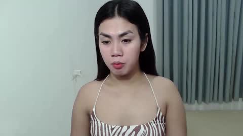 pinayloving_bella online show from November 16, 2025, 12:33 pm