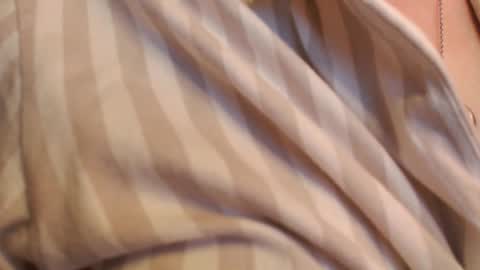       online show from October 24, 2025, 6:37 pm