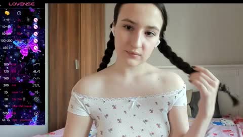 pingviluly online show from October 22, 2025, 6:24 am