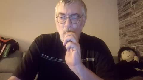 Michael online show from December 17, 2025, 7:31 pm