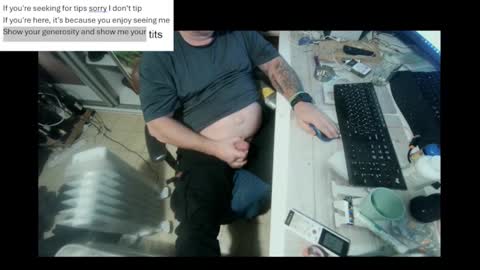 Snapshot of pini_z chatting on December 29, 2024, 7:53 pm pini_z online show from December 29, 2024, 7:53 pm