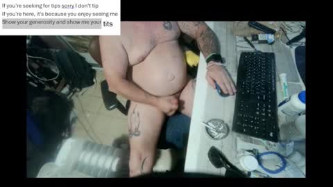 Snapshot of pini_z chatting on January 12, 2025, 10:12 pm pini_z online show from January 12, 2025, 10:12 pm