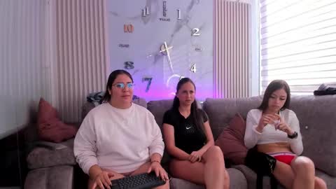 pink_as online show from February 10, 2026, 1:26 pm