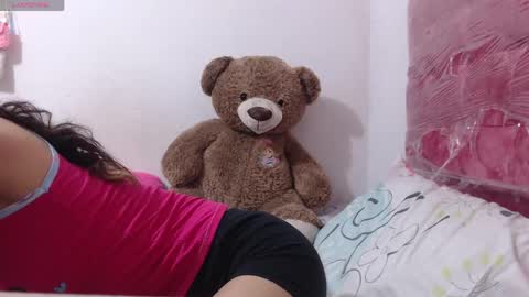 pink_love_25 online show from April 13, 2026, 5:13 am