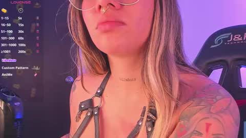 KELLY  online show from October 25, 2025, 2:52 am