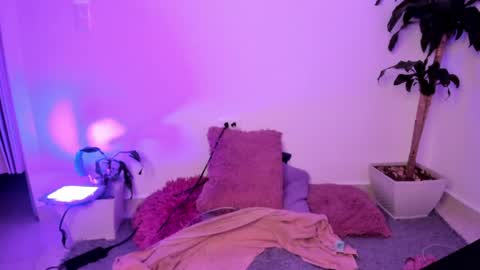 Snapshot of pink_quarz chatting on May 8, 2026, 12:27 am KELLY online show from May 8, 2026, 12:27 am