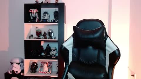 Emily online show from September 14, 2025, 10:53 pm