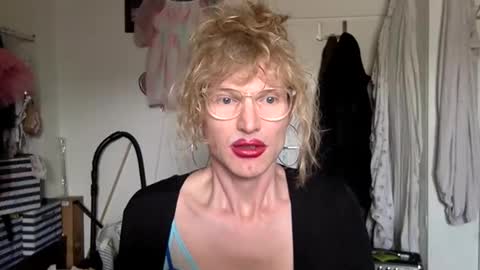 Snapshot of pinkfag chatting on February 21, 2025, 10:39 am pinkfag online show from February 21, 2025, 10:39 am