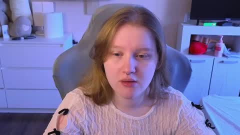 pinkiep1e online show from April 14, 2026, 4:29 am