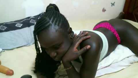 pinky online show from November 16, 2025, 8:14 pm