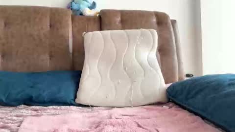 Pinkilola online show from February 18, 2026, 7:43 pm