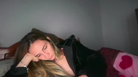 Pinkilola online show from May 16, 2026, 1:43 pm