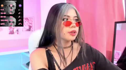 PINKK online show from October 1, 2025, 2:12 pm