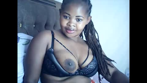pinkkitty001 online show from June 9, 2026, 8:04 am