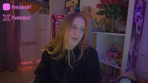 pinkladyx2 online show from January 16, 2026, 12:03 am