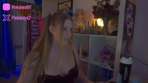 Snapshot of pinkladyx2 chatting on February 1, 2026, 12:09 am pinkladyx2 online show from February 1, 2026, 12:09 am