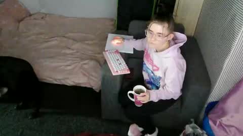 pinkwife97 online show from November 19, 2025, 3:12 pm