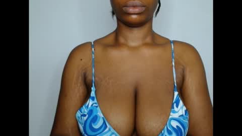 pinkxsugar online show from December 15, 2025, 8:51 am