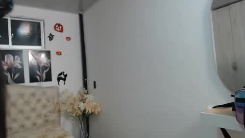 pinky_f00x online show from October 17, 2025, 11:51 pm