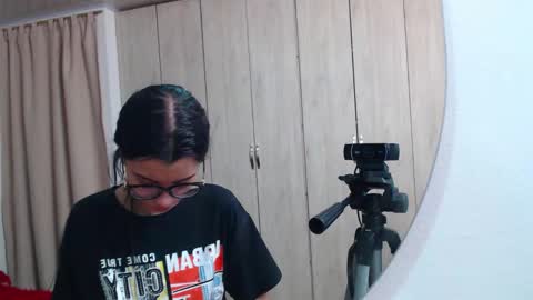 pinky_f00x online show from March 12, 2026, 7:53 pm