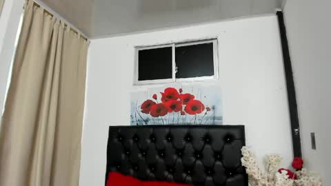 pinky_f00x online show from June 9, 2026, 7:58 pm