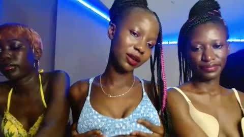 Pinky online show from November 24, 2025, 3:56 pm