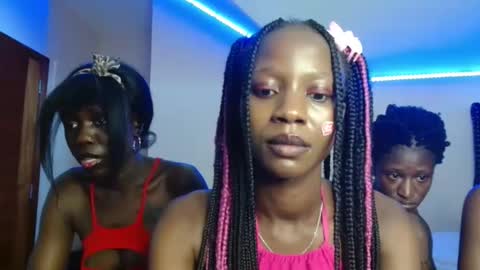 Pinky online show from December 1, 2025, 4:06 am