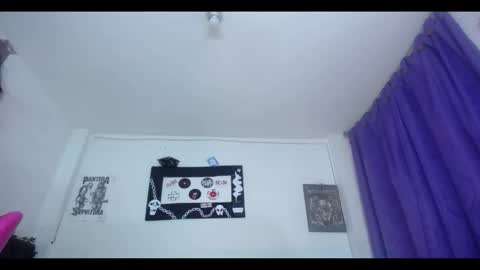 Snapshot of pinky_pinky_ chatting on September 21, 2025, 6:26 am VIOLETA LOPEZ online show from September 21, 2025, 6:26 am