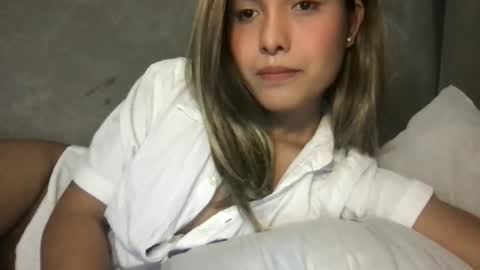 Snapshot of pinky_skylar chatting on May 21, 2026, 2:18 am taylor-dont forget to follow and give thumps up online show from May 21, 2026, 2:18 am