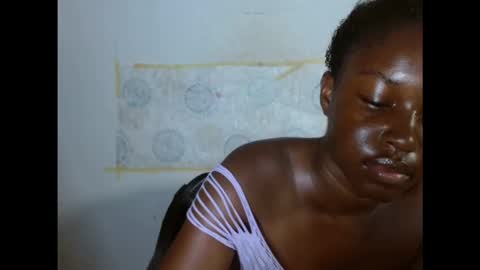 pinkykiki_247 online show from November 4, 2025, 3:49 am