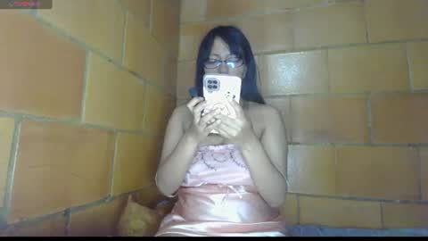 pinkymochy online show from June 18, 2026, 1:17 am